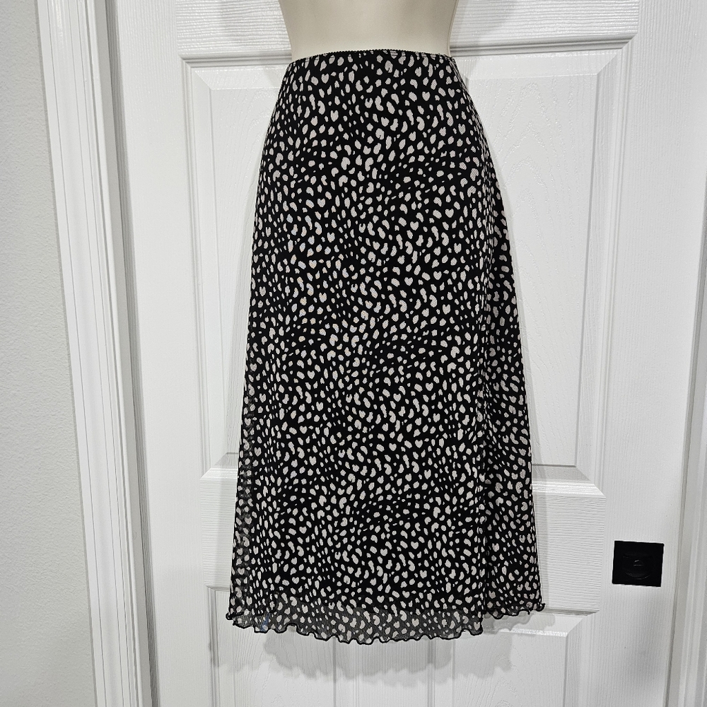 Chic Black and White A-Line Skirt